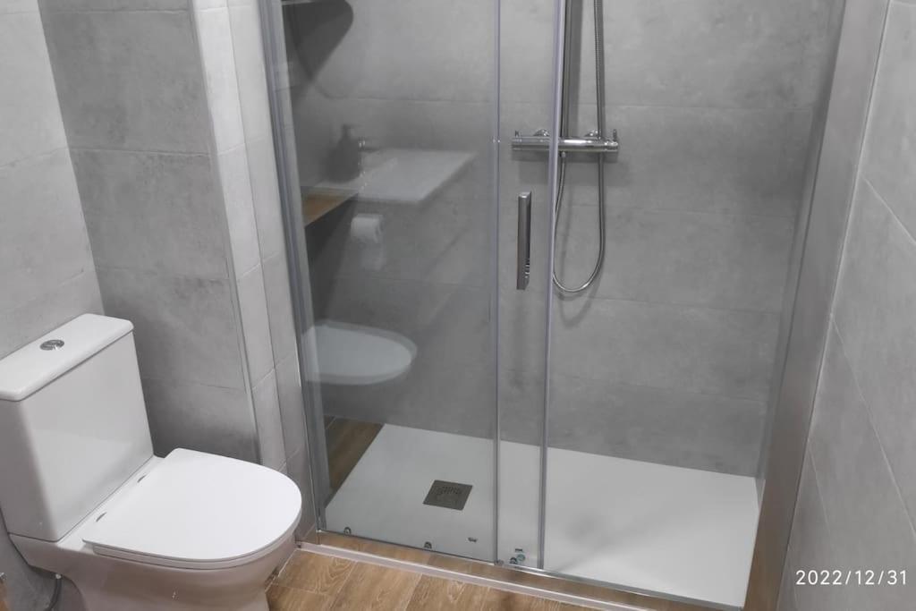Precioso Apartamento Con Magnifico Patio. Sant Feliu de Llobregat Extérieur photo